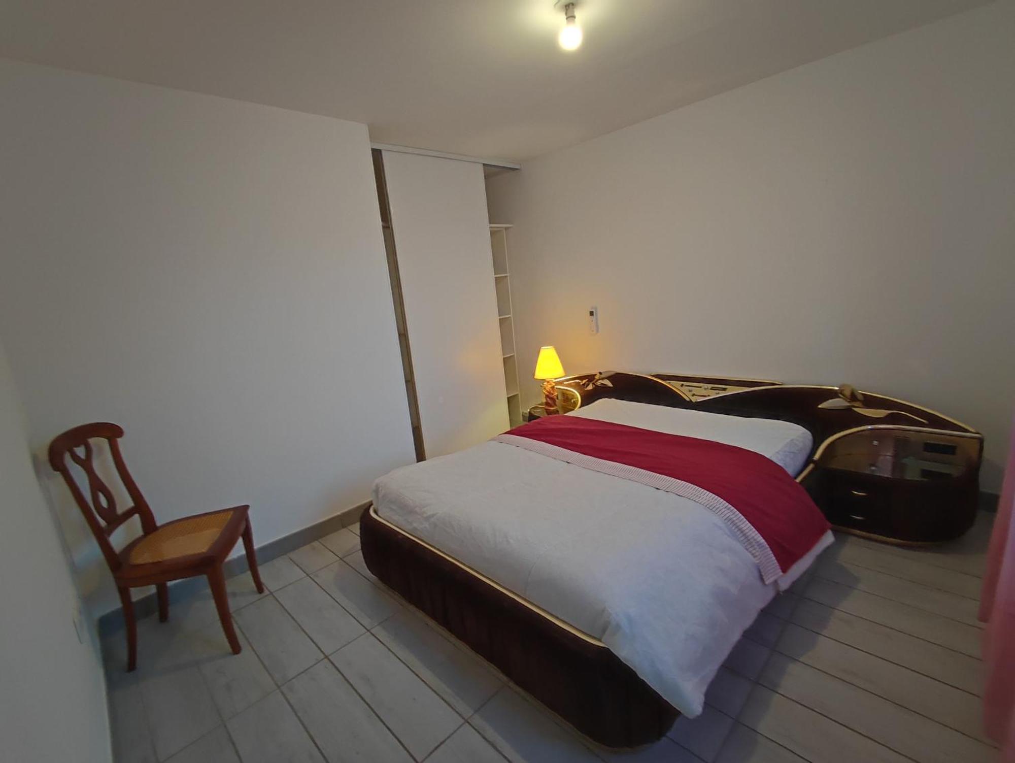 An Umbrella Holiday home Bourges