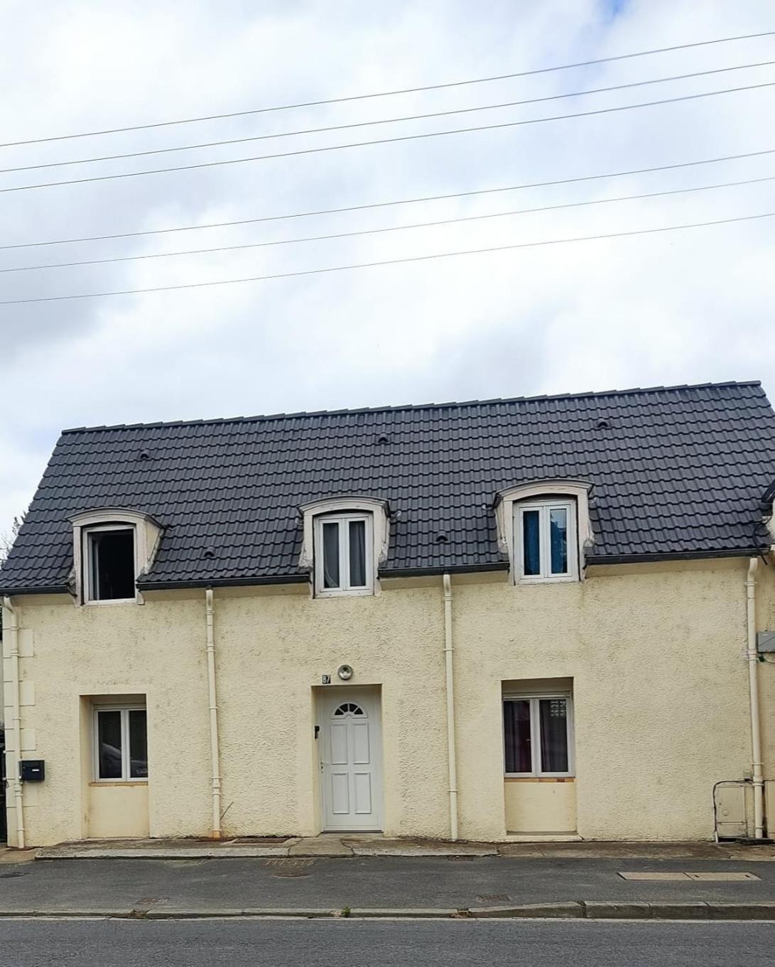 An Umbrella Holiday home Bourges
